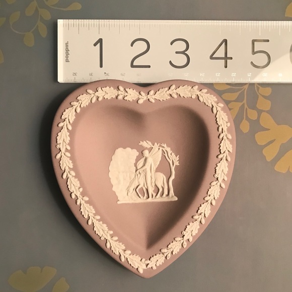 RARE VTG 1970s Heart Wedgwood Jasperware Heart Tray Lilac NEW Condition - Picture 9 of 13